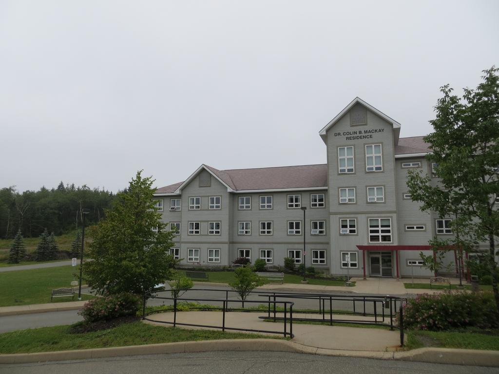 Unb Saint John Summer Hotel Esterno foto